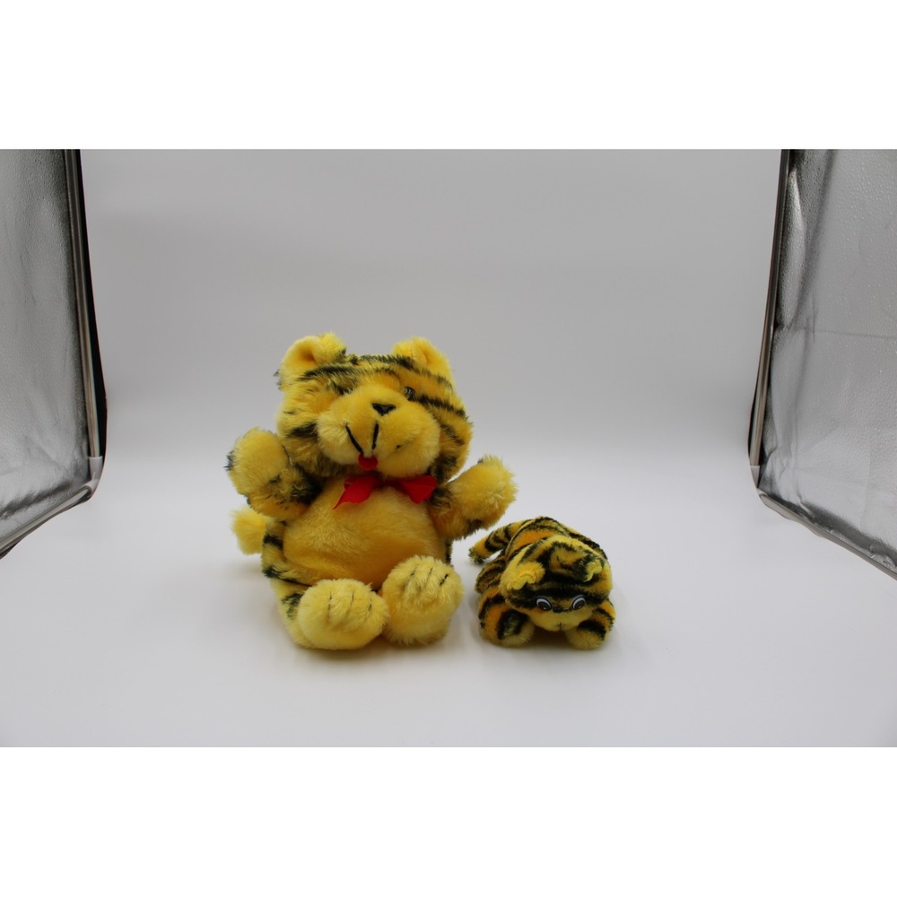 Commonwealth Plush Tiger Set Yellow Black Striped Vintage Stuffed Animal 2 Pack